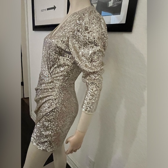 Front cross V neck silver jumpsuit skort, long sleeve, zipper, sequin romper - Picture 8 of 13